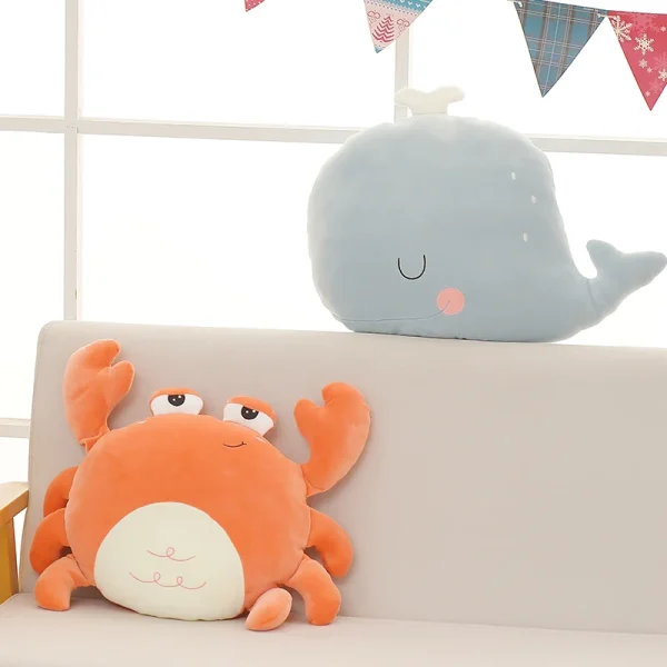 Explore o encanto do oceano com o Peluche Carangueijo 32cm! Feito com materiais macios e seguros, este peluche infantil é ideal para crianças a partir dos 3 anos. Compre já!