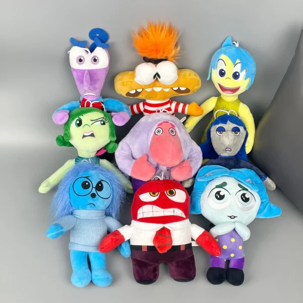 Descubra o peluche Medo de Inside Out! Com 30 cm, este peluche autêntico da Disney é perfeito para fãs de todas as idades. Feito em algodão suave, é ideal para abraçar e colecionar.