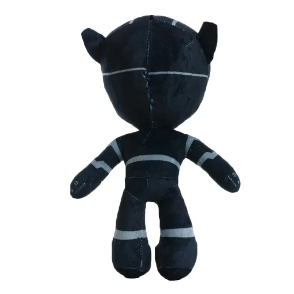 Leve para casa o Peluche Pantera Negra Avengers 30cm! Macio, seguro e fiel ao icónico herói de Wakanda, é perfeito para crianças a partir dos 3 anos. Ideal para fãs dos Avengers e de filmes de super-heróis!