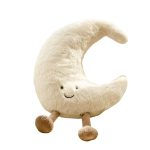 Descubra o Peluche Lua Sorridente 30cm, perfeito para crianças apaixonadas pelo espaço! Macio, seguro e certificado CE, é ideal para decorar quartos temáticos ou oferecer como presente especial.