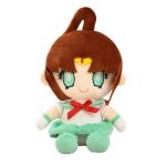Descobre o Peluche Navegantes da Lua - Maria Kino, inspirado na corajosa Navegante de Júpiter! Suave, detalhado e disponível em dois tamanhos, é perfeito para fãs e crianças a partir dos 3 anos.