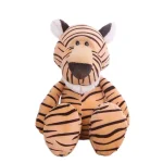 Leve a magia da selva para casa com o Peluche Tigre 28cm. Seguro, certificado CE e com um toque macio, é perfeito para crianças a partir dos 3 anos. Descubra já na Plushie!