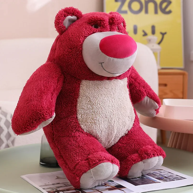 Peluche Lotso Toy Story - Peluches Disney de Qualidade na Plushie Encante-se com o Peluche Lotso Toy Story, disponível em 35 cm, 50 cm e 60 cm. Macio, detalhado e com fio de ventosa, é ideal para crianças e fãs da Disney Pixar. Envio rápido e seguro!