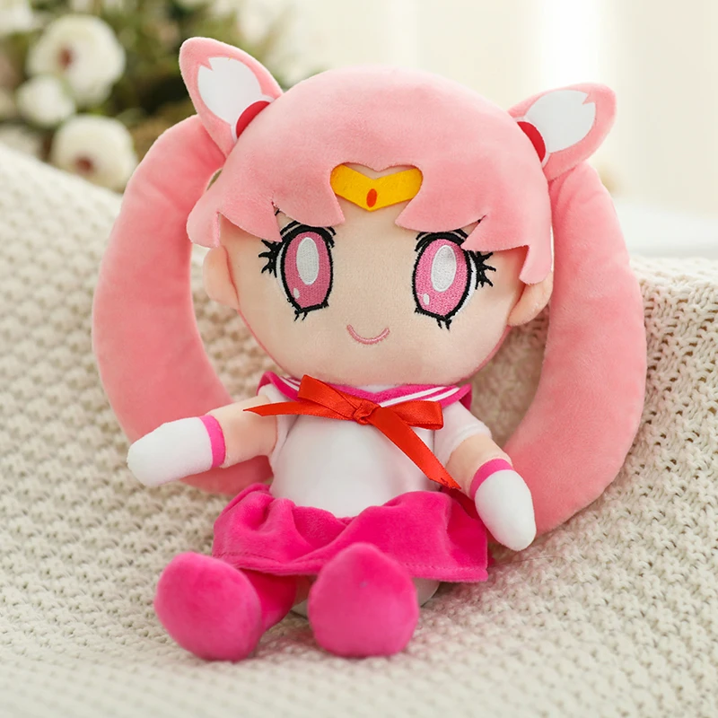 Peluche Navegantes da Lua - Chibiusa - Peluches de Séries Infantis Descobre o Peluche Navegantes da Lua - Chibiusa, com design encantador e disponível em 2 tamanhos. Perfeito para fãs da série e seguro para crianças a partir dos 3 anos!