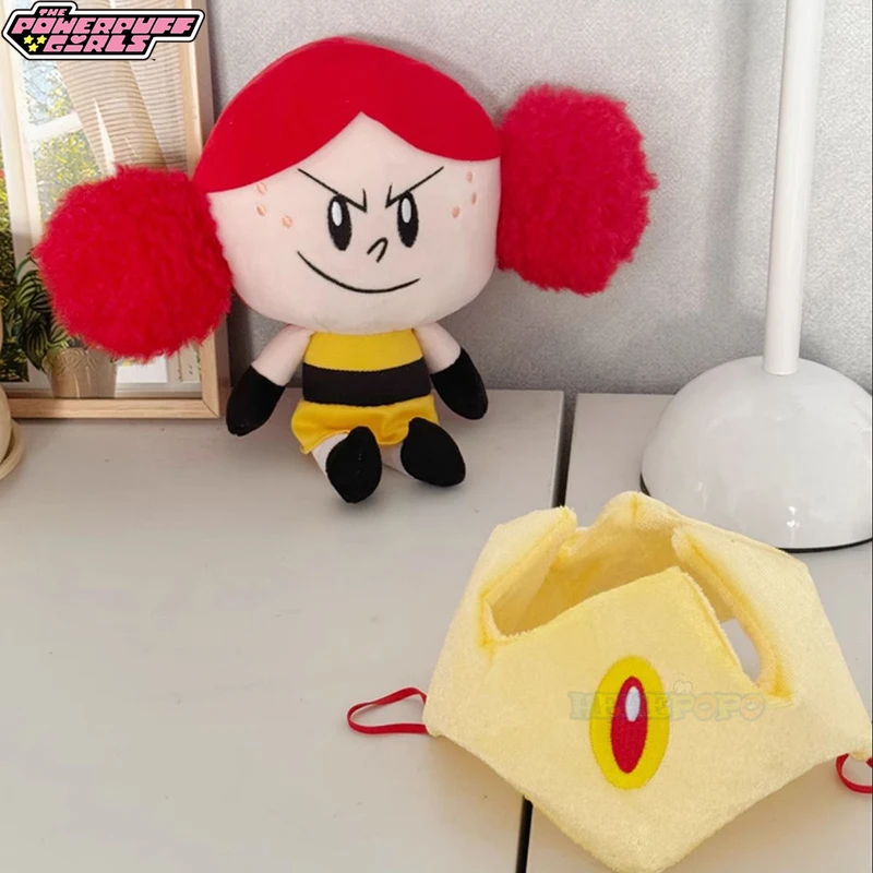 Peluche Princesa Muita Massa 25cm - O Charme das Powerpuff Girls Descubra o Peluche Princesa Muita Massa 25cm! Suave, seguro e certificado CE, é perfeito para crianças +3 anos e fãs das Powerpuff Girls. Um presente cheio de charme e diversão!