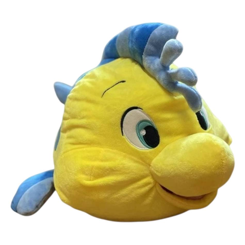 Descobre o adorável Peluche Linguado de A Pequena Sereia! Macio, seguro e disponível em 40cm, é o companheiro perfeito para abraçar e brincar. Certificado CE e ideal para crianças a partir dos 3 anos. Encomenda já!