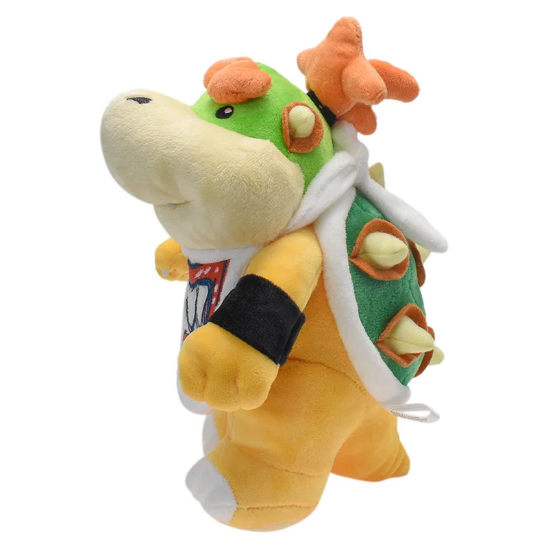 Peluche Bowser Jr. 20cm – O Pequeno Vilão de Super Mario Adiciona Bowser Jr. à tua coleção com este peluche de 20cm! Macio, detalhado e perfeito para fãs de Super Mario. Compra já na Plushie com certificação CE!