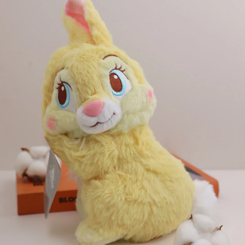 Peluche Miss Bunny - Bambi 30cm - Suavidade e Encanto Disney Descobre o adorável Peluche Miss Bunny de Bambi, com 30 cm de pura suavidade e detalhe. Perfeito para crianças e fãs da Disney, este peluche encanta qualquer coleção.