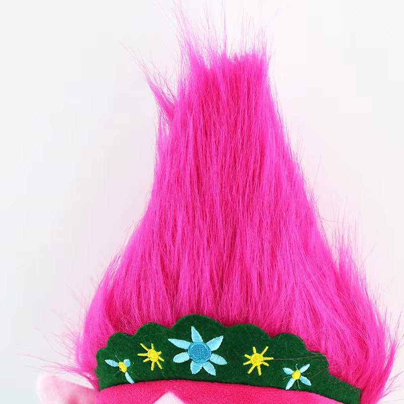 Peluche Trolls Poppy 30cm - 2 Descobre o Peluche Trolls Poppy 30cm, inspirado nos filmes de aventura e fantasia. Macio, colorido e perfeito para crianças a partir dos 3 anos. Ideal para fãs da Poppy!