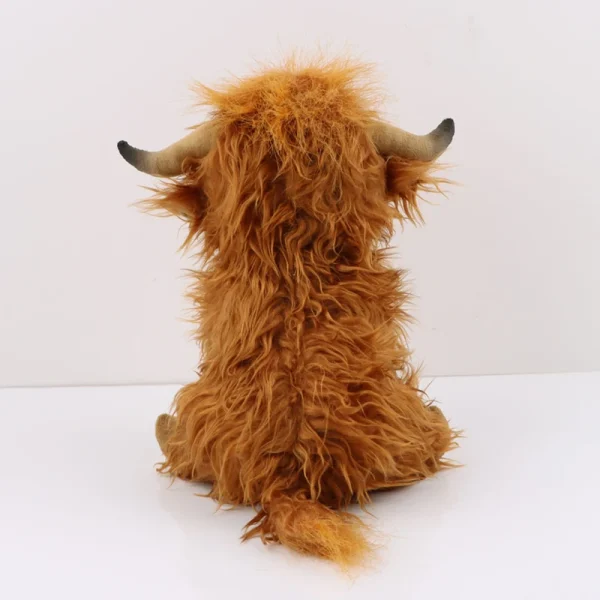 Descobre o Peluche Vaca Highland com 25cm de ternura! Um peluche infantil macio e encantador, inspirado na vaca escocesa. Ideal para fãs de animais da quinta.
