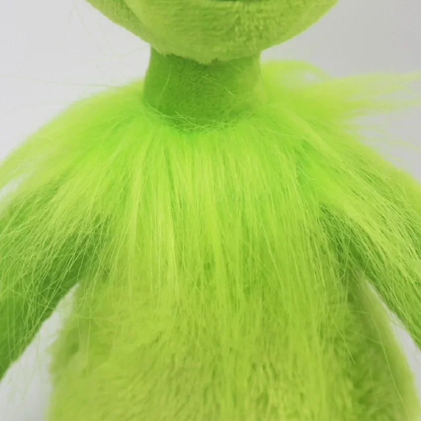 Peluche Grinch 32cm – Peluches Infantis de Filmes de Aventura Descubra o Peluche Grinch 32cm, inspirado no clássico filme de Natal! Três variações disponíveis para alegrar crianças e fãs. Macio, certificado e perfeito para oferecer.