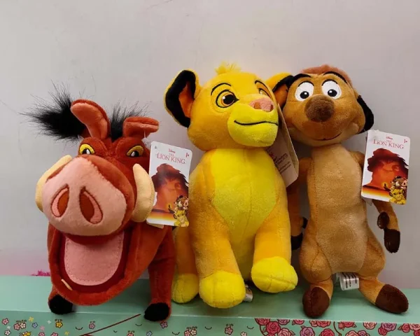 O divertido Peluche Pumba 22cm é perfeito para crianças e fãs do Rei Leão. Macio, seguro e ideal para abraçar ou colecionar.