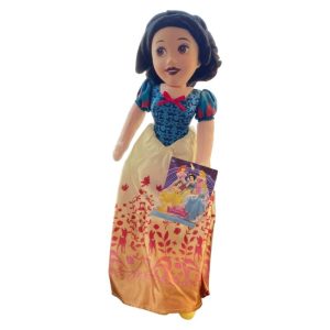 Descobre o Peluche Branca de Neve 40cm, inspirado no clássico Disney. Suave, encantador e ideal para crianças e fãs do universo mágico dos sete anões.