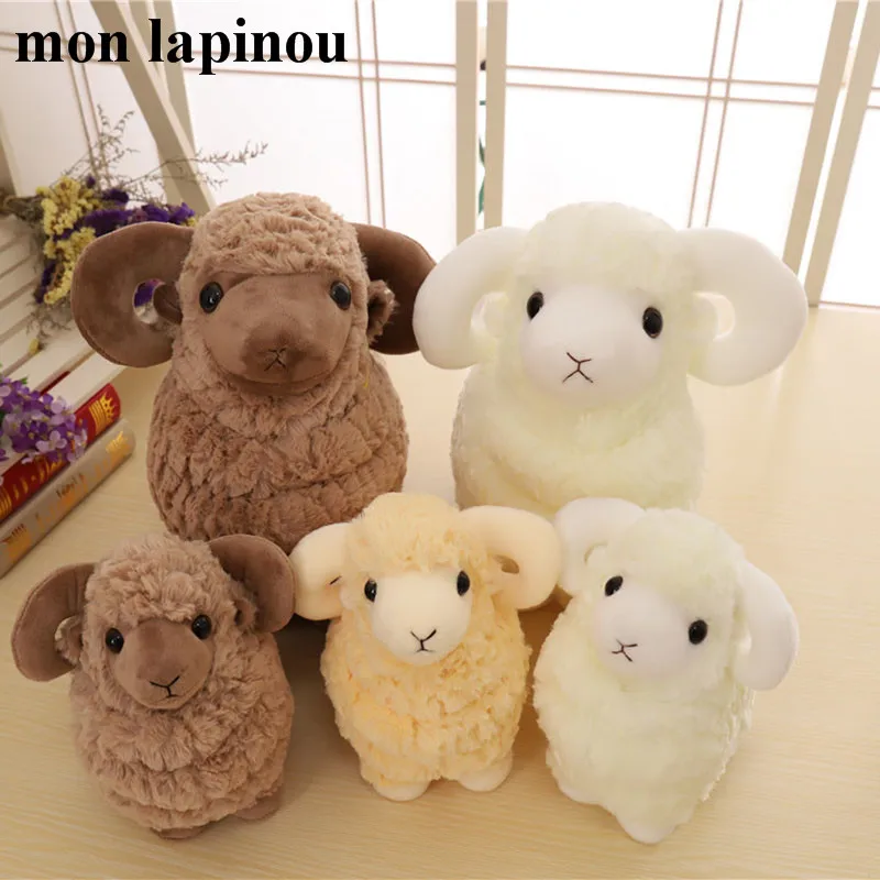 Peluche Ovelha – Macio, Fofo e Ideal para Crianças Descobre o Peluche de Ovelha em branco, rosa ou castanho. Suave, seguro e perfeito para crianças que adoram animais da quinta. Envio rápido e com amor!