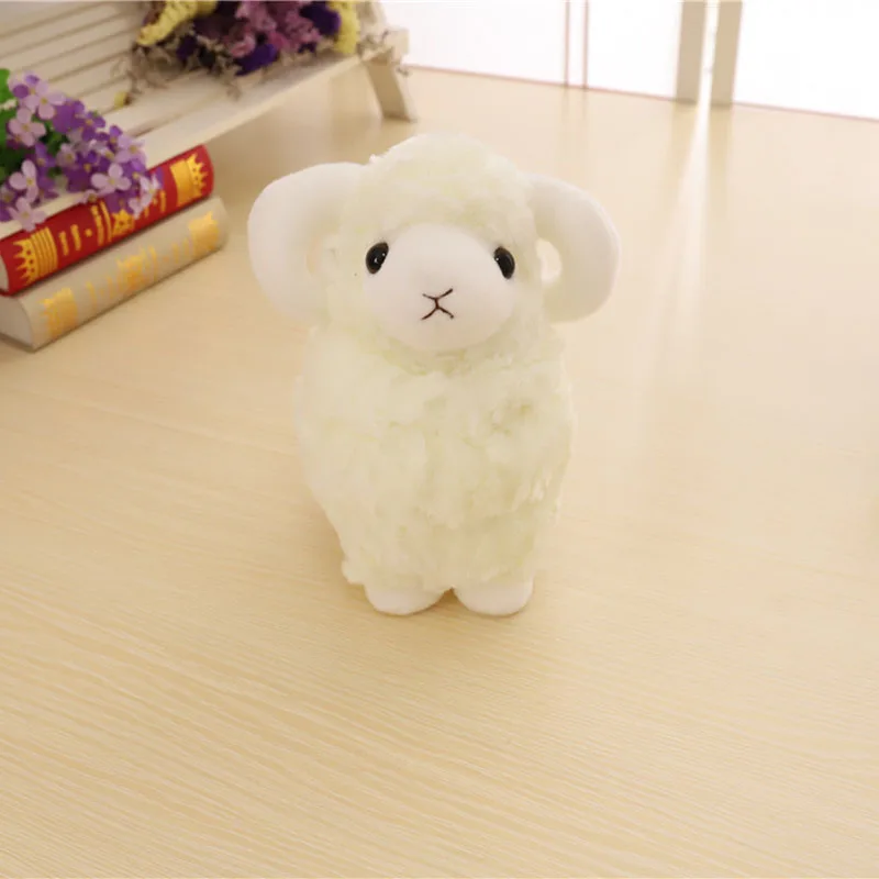Peluche Ovelha – Macio, Fofo e Ideal para Crianças Descobre o Peluche de Ovelha em branco, rosa ou castanho. Suave, seguro e perfeito para crianças que adoram animais da quinta. Envio rápido e com amor!
