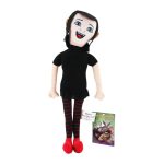 Descobre o Peluche Mavis de 30cm do Hotel Transylvania. Um peluche infantil macio e certificado CE, perfeito para fãs de filmes de fantasia e aventura.