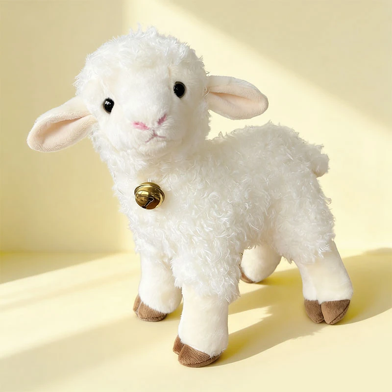 Peluche Cordeiro - Bonecos de Peluches de Animais da Quinta Descubra o Peluche Cordeiro com Certificado CE, disponível em vários tamanhos. Suave, seguro e perfeito para crianças a partir dos 3 anos. Um presente cheio de ternura.