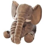 Compre o Peluche Elefante 40cm, um peluche infantil macio e seguro com certificação CE. Perfeito para abraços, decoração e presentes para crianças +3 anos.