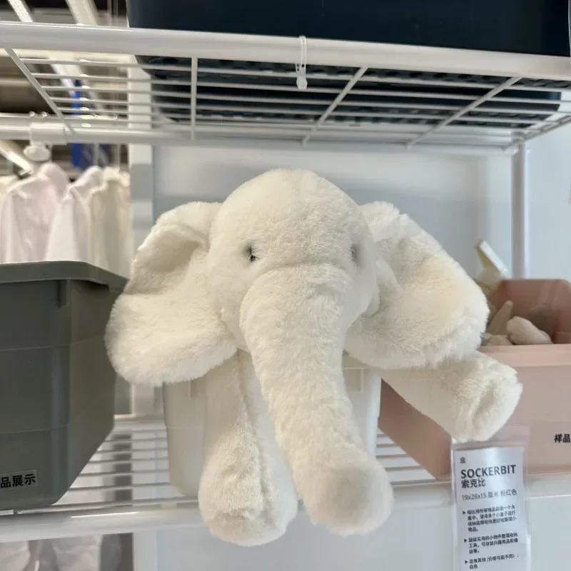 Peluche Elefante - Bonecos de Peluches de Animais da Selva Descubra o Peluche Elefante disponível em 45, 55 e 70 cm. Um peluche infantil macio, seguro (CE) e perfeito para abraços. Ideal para crianças +3 anos.