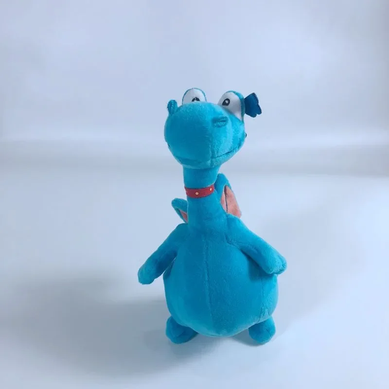 Peluche Valentim - Doutora Brinquedos 28cm - Bonecos de Peluche da Doutora Brinquedos Descubra o Peluche Valentim - Doutora Brinquedos 28cm, inspirado no divertido dragão azul de Doc McStuffins. Um peluche infantil macio e perfeito para fãs da Disney Junior.
