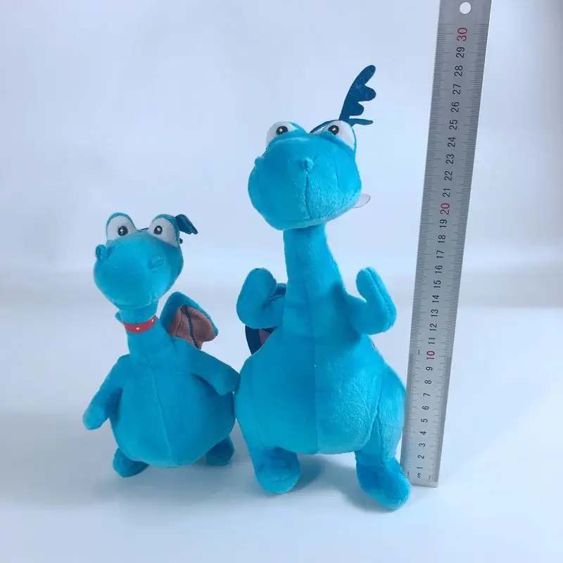 Peluche Valentim - Doutora Brinquedos 28cm - Bonecos de Peluche da Doutora Brinquedos Descubra o Peluche Valentim - Doutora Brinquedos 28cm, inspirado no divertido dragão azul de Doc McStuffins. Um peluche infantil macio e perfeito para fãs da Disney Junior.