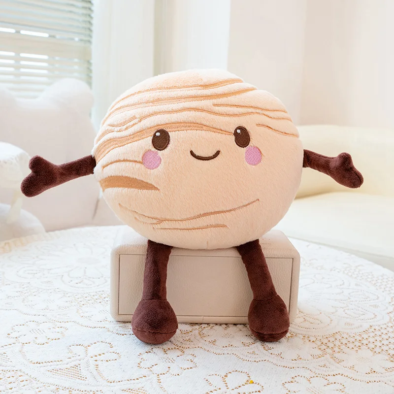 Peluche Planetas Sistema Solar 20cm | Sol, Lua e Planetas Descubra os Peluches Planetas Sistema Solar de 20cm. Escolha entre Sol, Lua, Terra, Vénus, Marte e Saturno. Peluches educativos, macios e perfeitos para fãs do espaço.