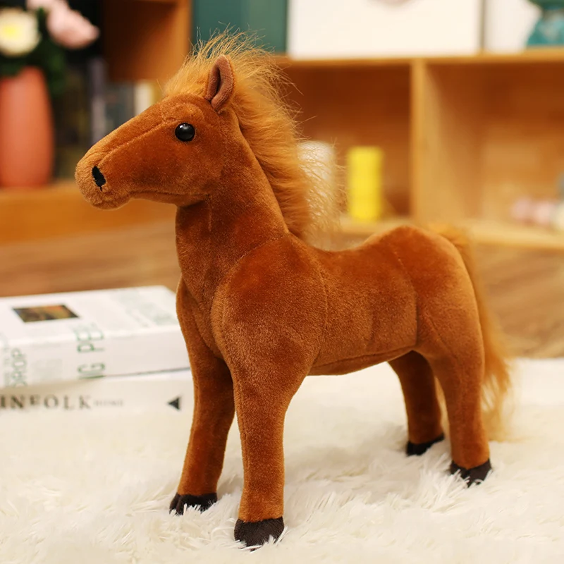 Peluche Cavalo - Peluche Infantil de Cavalo 20cm, 30cm e 40cm Descubra o Peluche Cavalo disponível em Castanho Escuro, Branco, Preto e Castanho Claro. Macio, realista e ideal para crianças e fãs de peluches de cavalos.