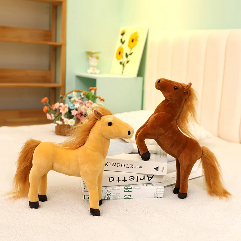 Peluche Cavalo - Peluche Infantil de Cavalo 20cm, 30cm e 40cm Descubra o Peluche Cavalo disponível em Castanho Escuro, Branco, Preto e Castanho Claro. Macio, realista e ideal para crianças e fãs de peluches de cavalos.