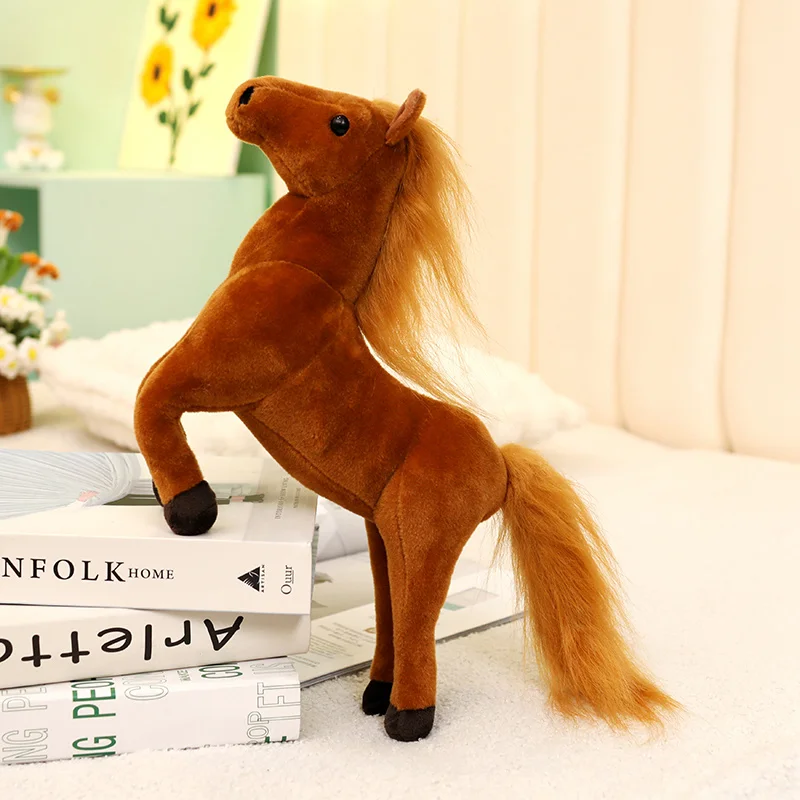 Peluche Cavalo - Peluche Infantil de Cavalo 20cm, 30cm e 40cm Descubra o Peluche Cavalo disponível em Castanho Escuro, Branco, Preto e Castanho Claro. Macio, realista e ideal para crianças e fãs de peluches de cavalos.