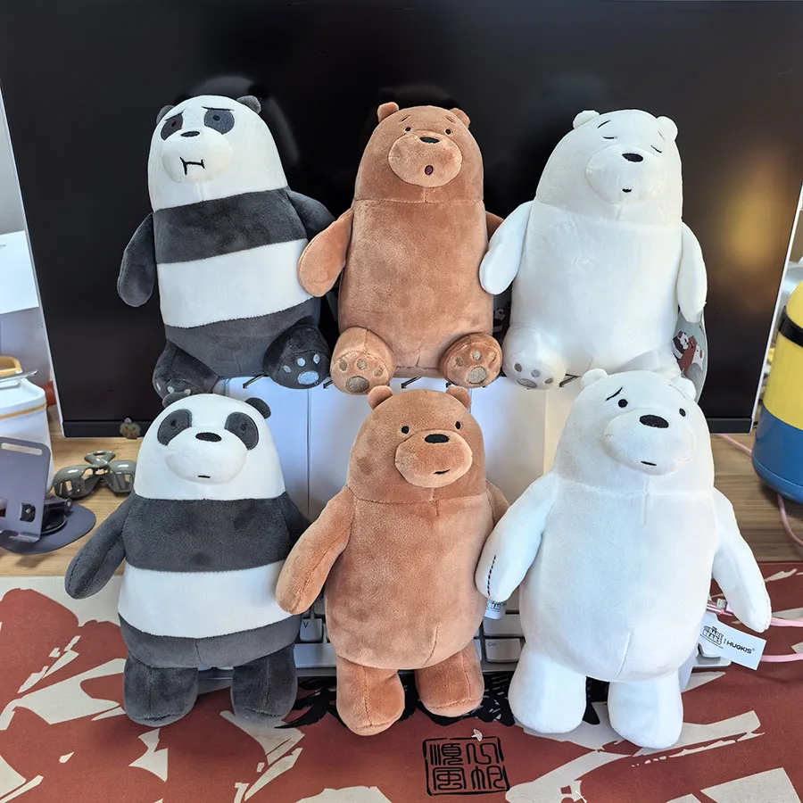 Peluche Pardo - Nós, os Ursos | We Bare Bears Descubra o Peluche Pardo de Nós, os Ursos. Peluche macio disponível em 20 cm e 24 cm, ideal para fãs de We Bare Bears e da Cartoon Network.