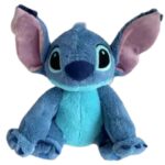 Peluche Stitch 40cm de Lilo & Stitch, macio e perfeito para abraçar. Descobre este peluche infantil dos filmes Disney na Plushie, com envio gratuito.