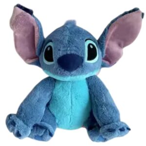Peluche Stitch 40cm de Lilo & Stitch, macio e perfeito para abraçar. Descobre este peluche infantil dos filmes Disney na Plushie, com envio gratuito.